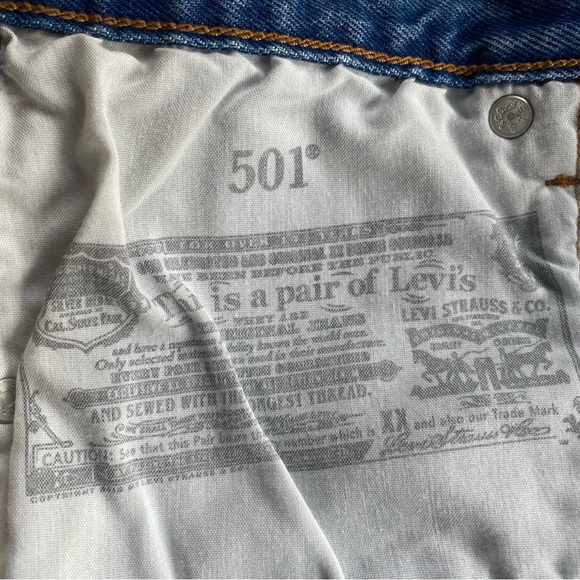 Levi’s 501 Denim Light Short - Picture 9 of 10